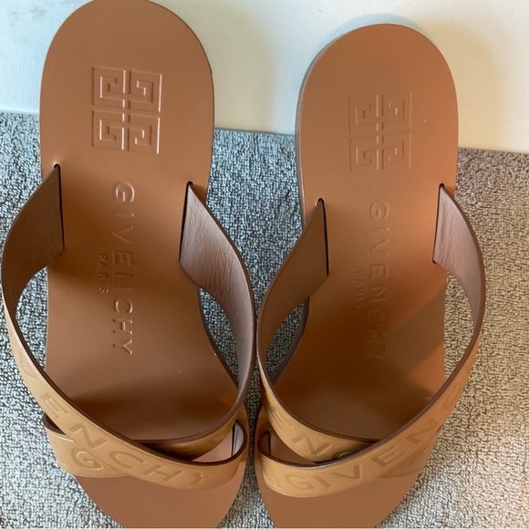 Givenchy Signature Cross Strap Flat 100% Calf Sandals - Picture 2 of 11